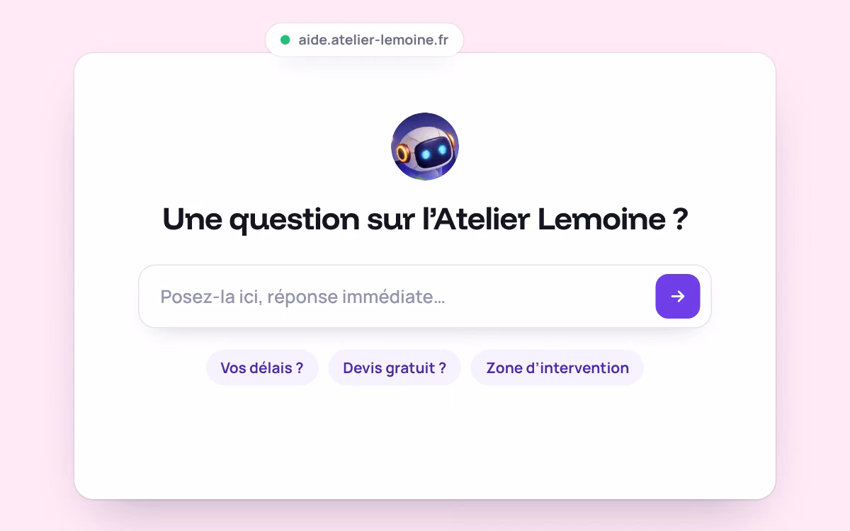 Une page de conversation plein écran, avec un champ de question et des suggestions